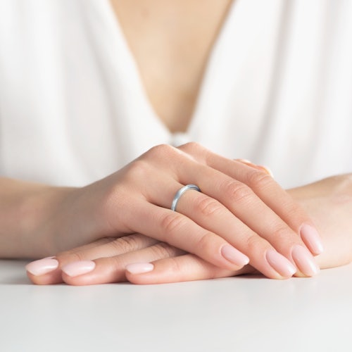 Pierścionek SAVICKI: białe złoto